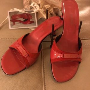 Via Spiga slides